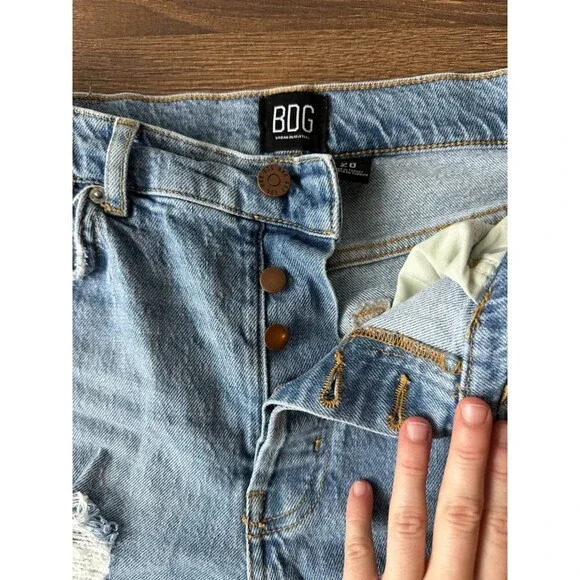 BDG Ripped High Rise Straight Jeans - Size 28 - Picture 4 of 6